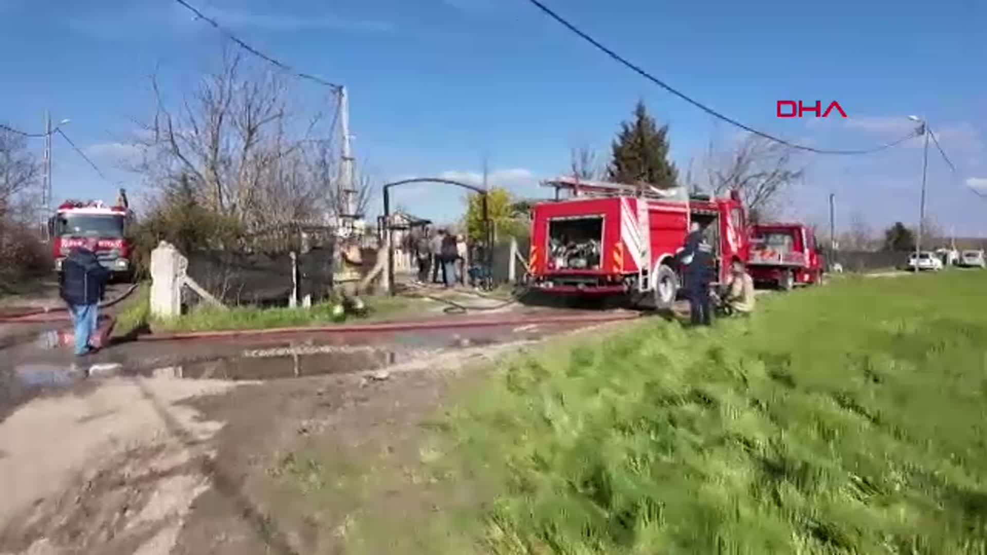 Çatalca'da Yangın Felaketi: Bozkurt Çiftine Komşularından Destek