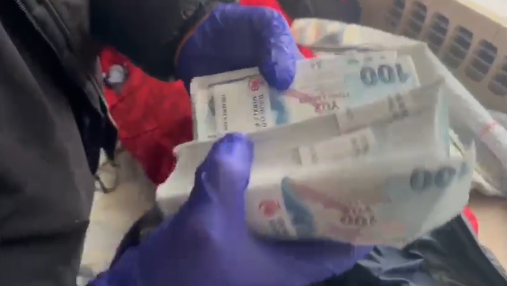 Eskişehir'de Şantaj ve Nitelikli Yağma Suçundan 4 Kişi Tutuklandı