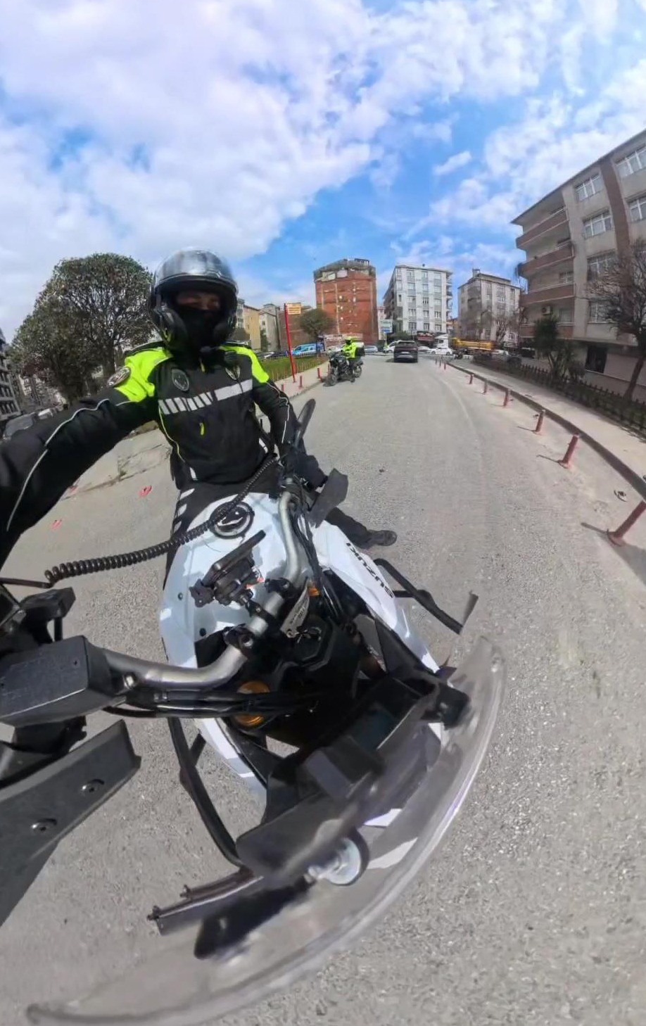 Bahçelievler'de Motosikletli Zabıta Bebeği Hastaneye Ulaştırdı
