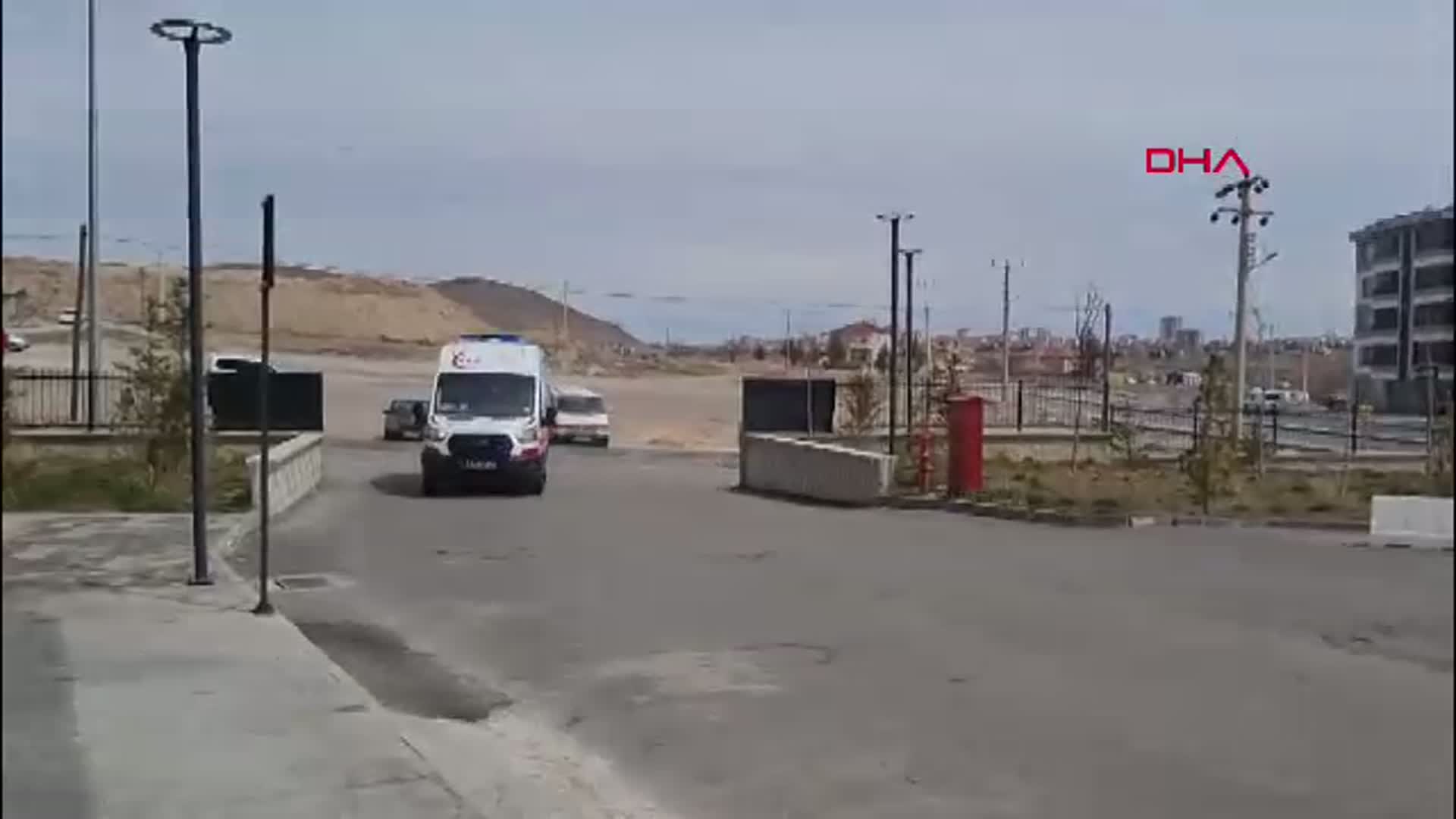 Niğde'de Boşanma Krizi: Eşini Bıçaklayıp İntihar Girişiminde Bulundu