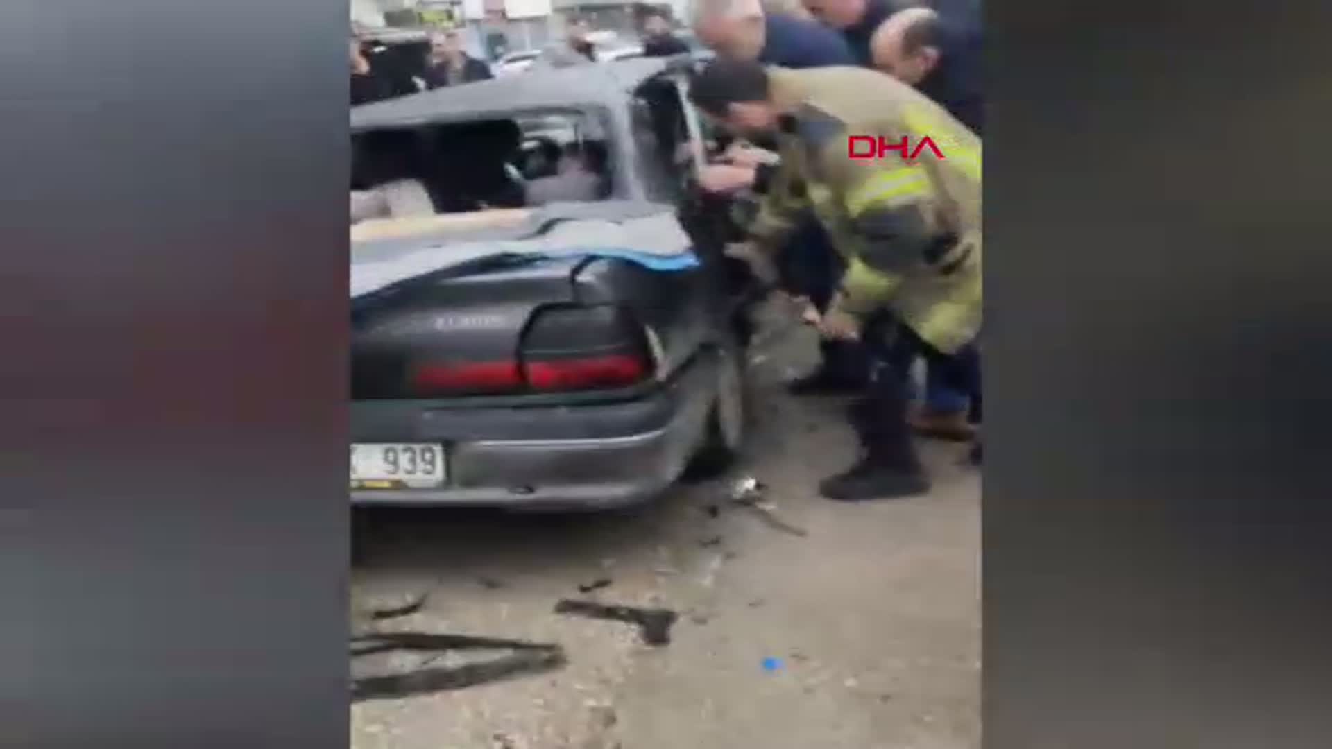 Bursa'da Kamyonet ve Otomobil Çarpıştı: 9 Yaralı, 2'si Bebek