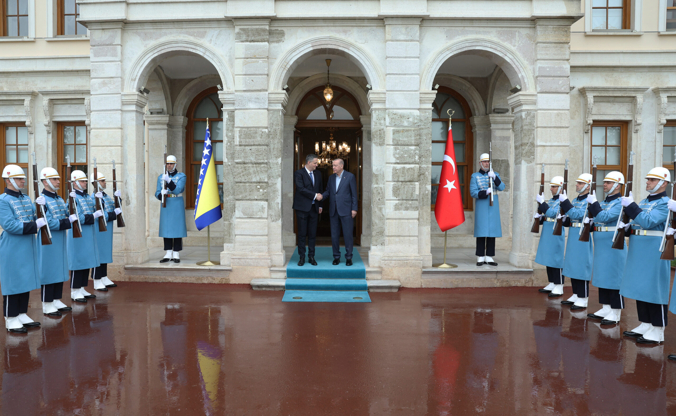 Cumhurbaşkanı Erdoğan, Bosna Hersek Devlet Başkanlığı Konseyi Başkanı Beçiroviç ile İstanbul'da Buluştu