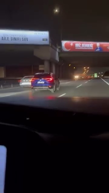 Pendik Tem Otoyolu'nda Tehlike Yaratan Sürücü Kamerada