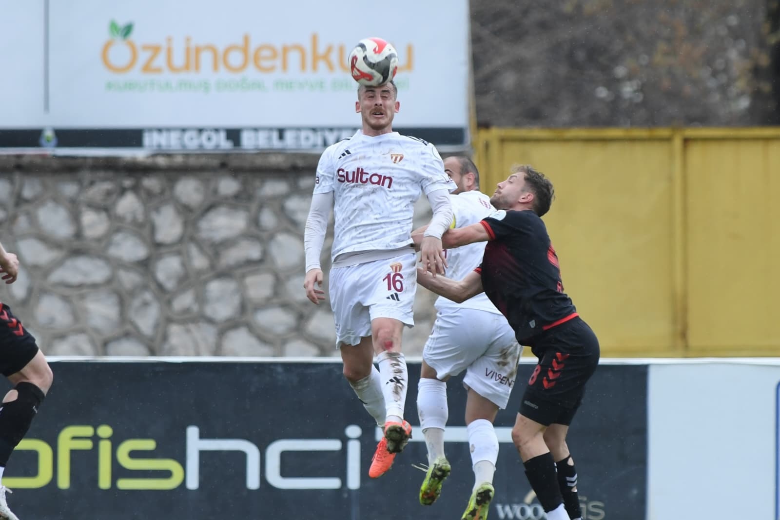 Sultan Su İnegölspor, 24 Erzincanspor'u 4-0 Geçti
