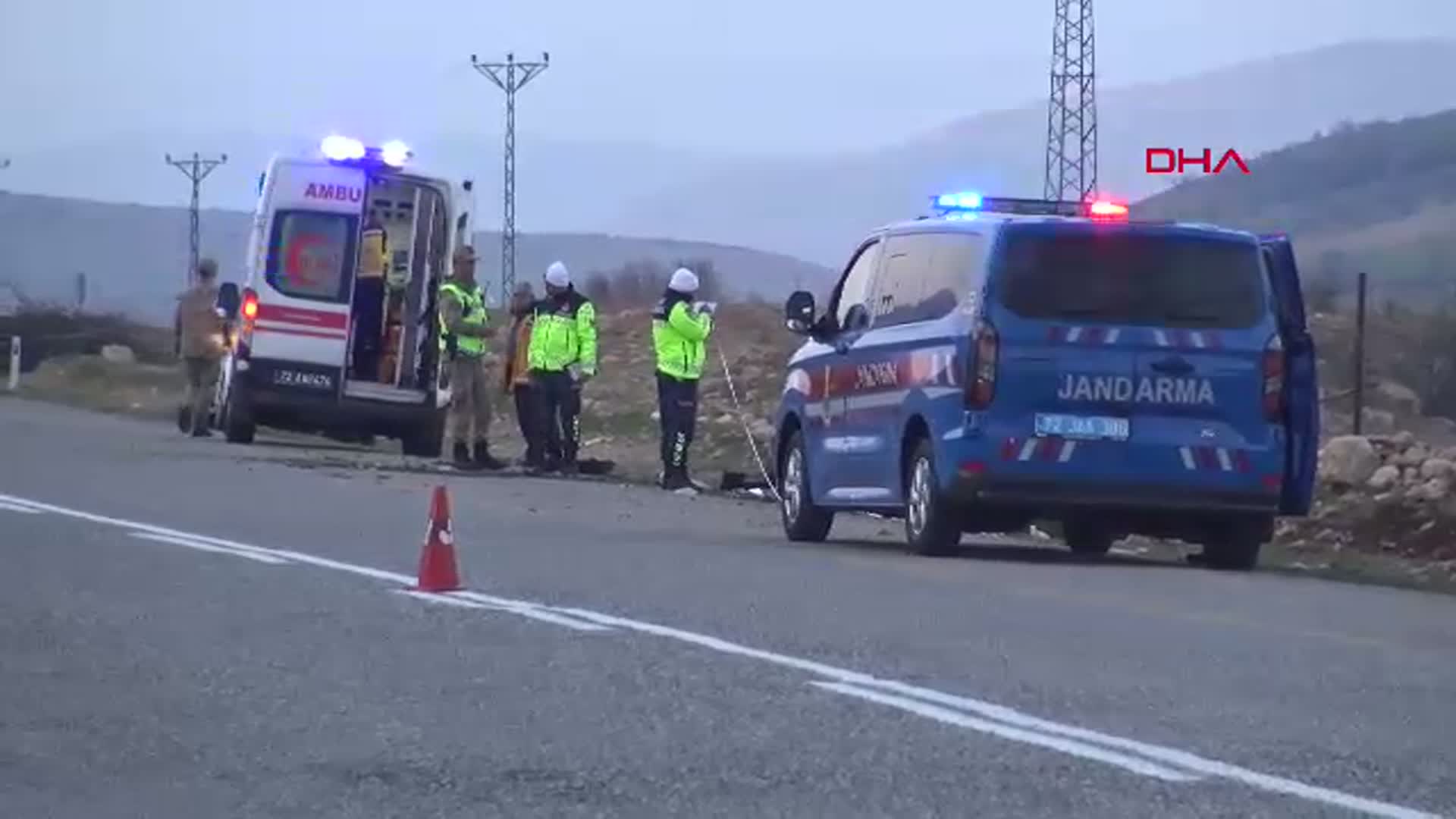 Batman'da Kontrolden Çıkan Araç Yol Kenarına Yuvarlandı: 5 Yaralı