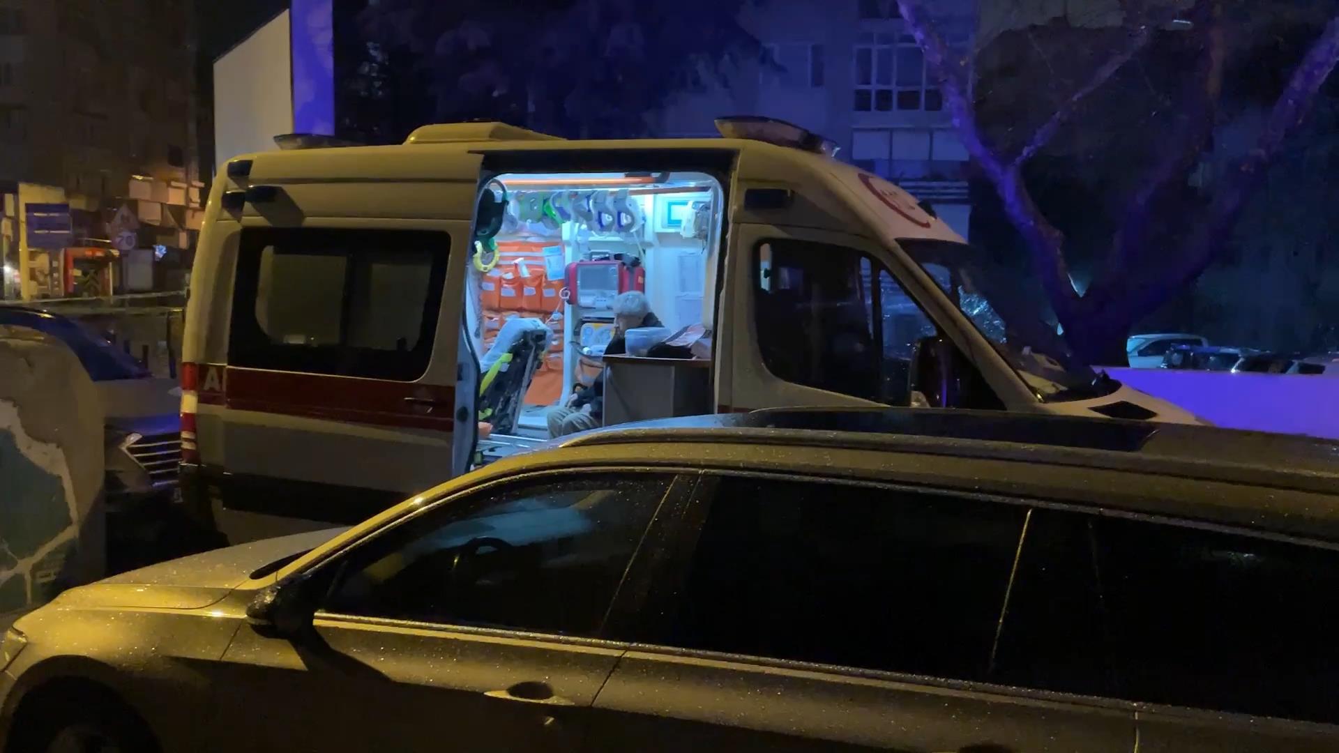 Beşiktaş'ta 4 Katlı Binada Yangın: 2 Kişi Dumandan Etkilendi