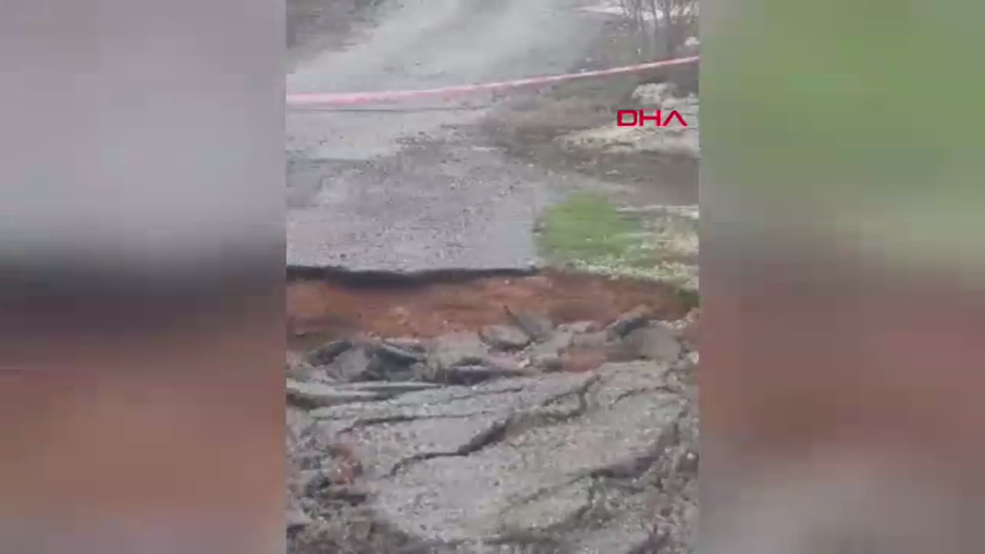 Mersin'de Toprak Kayması: Evler Zarar Gördü