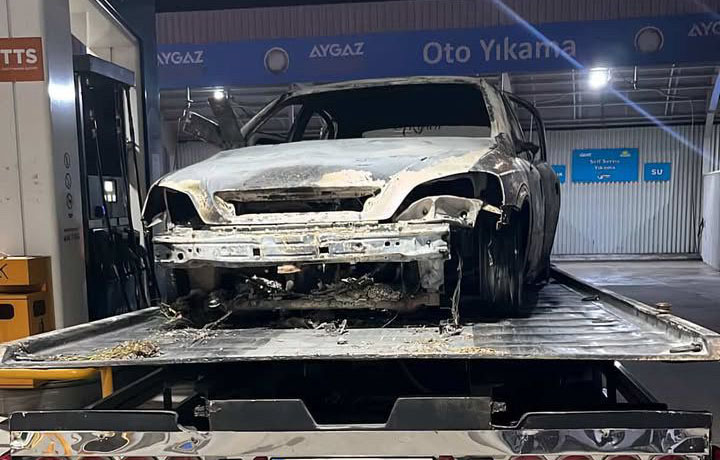 Adapazarı'nda Yanmış Otomobilde İnsan Kemikleri Bulundu