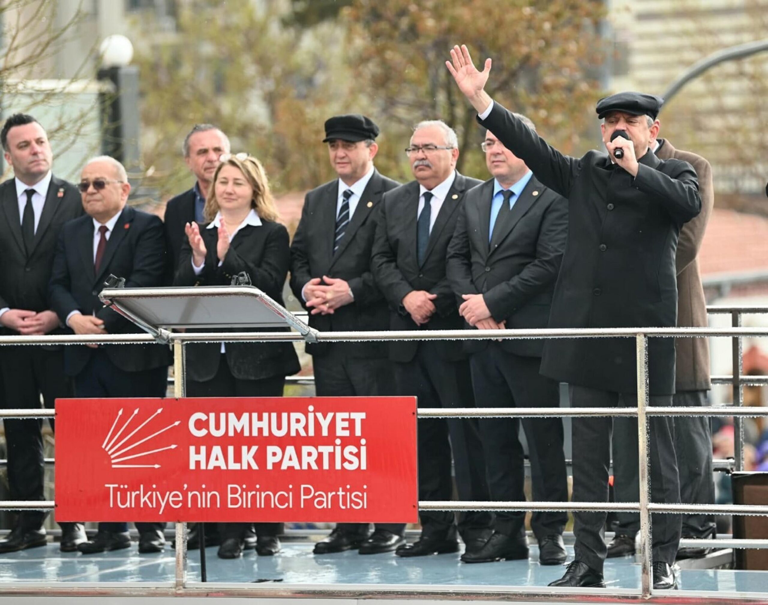 Özgür Özel: Ne Ömer'i Ne Ekrem'i Veremeyiz