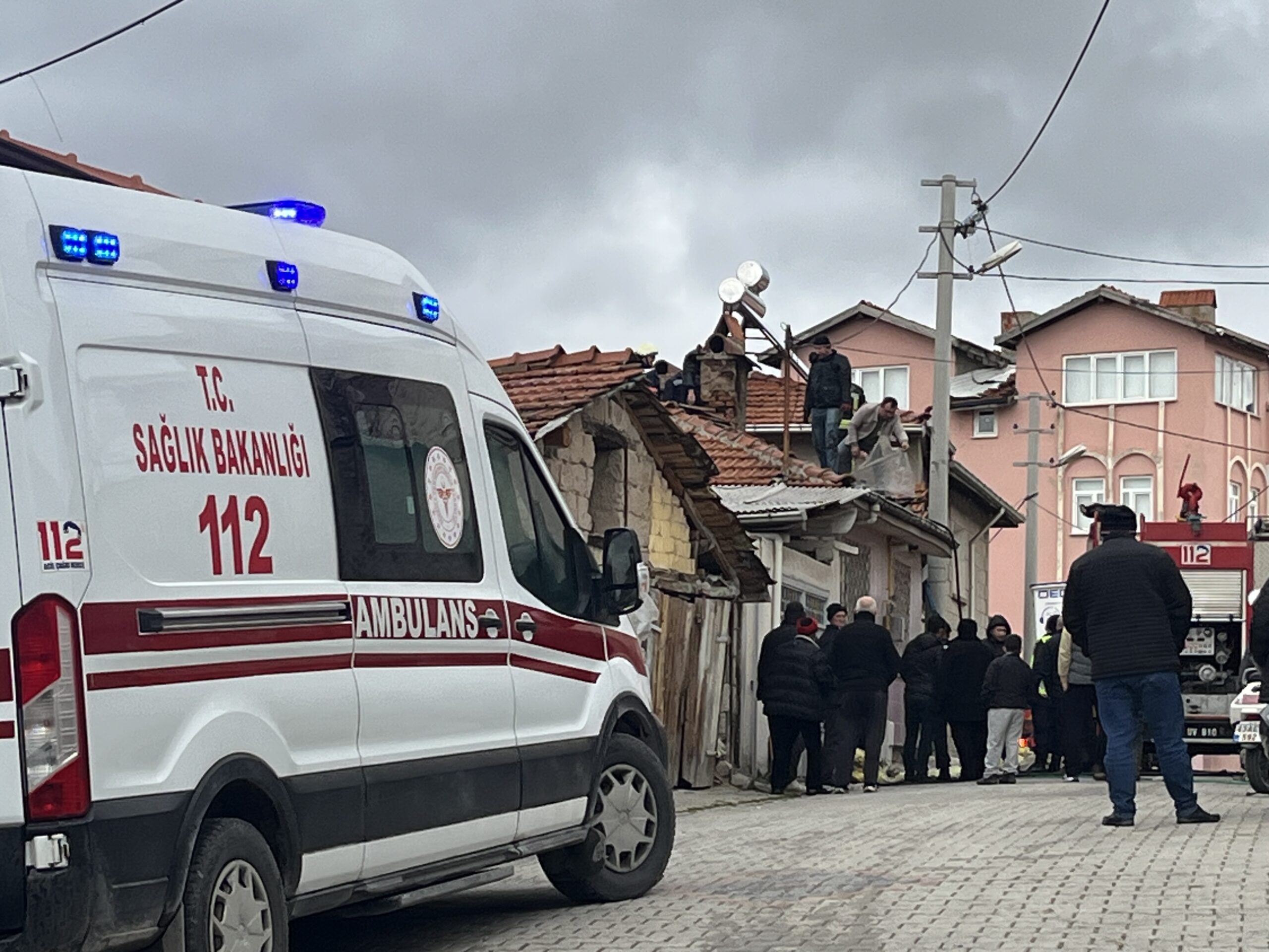 Kütahya'da Tek Katlı Evde Yangın: Kullanılamaz Hale Geldi
