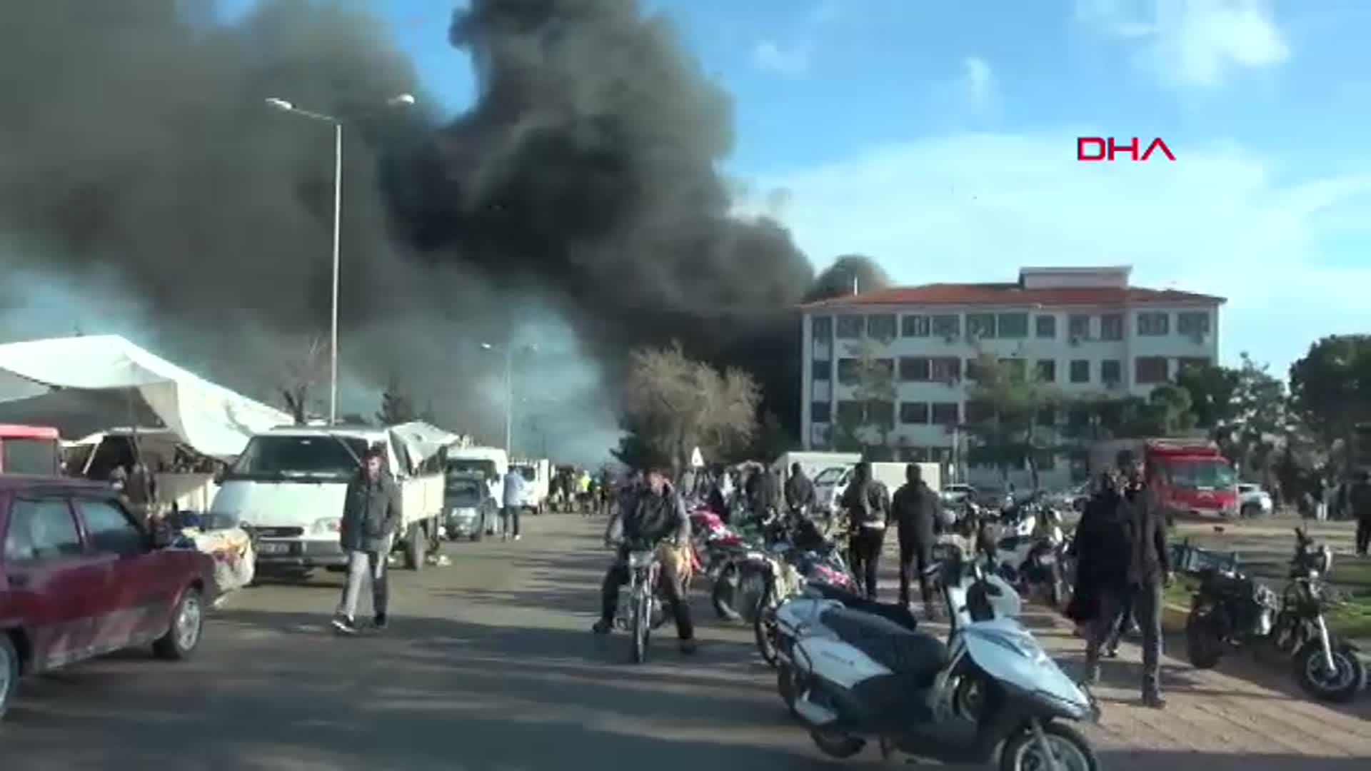 Kilis'te STK'nın Prefabrik Yapısında Yangın Çıktı