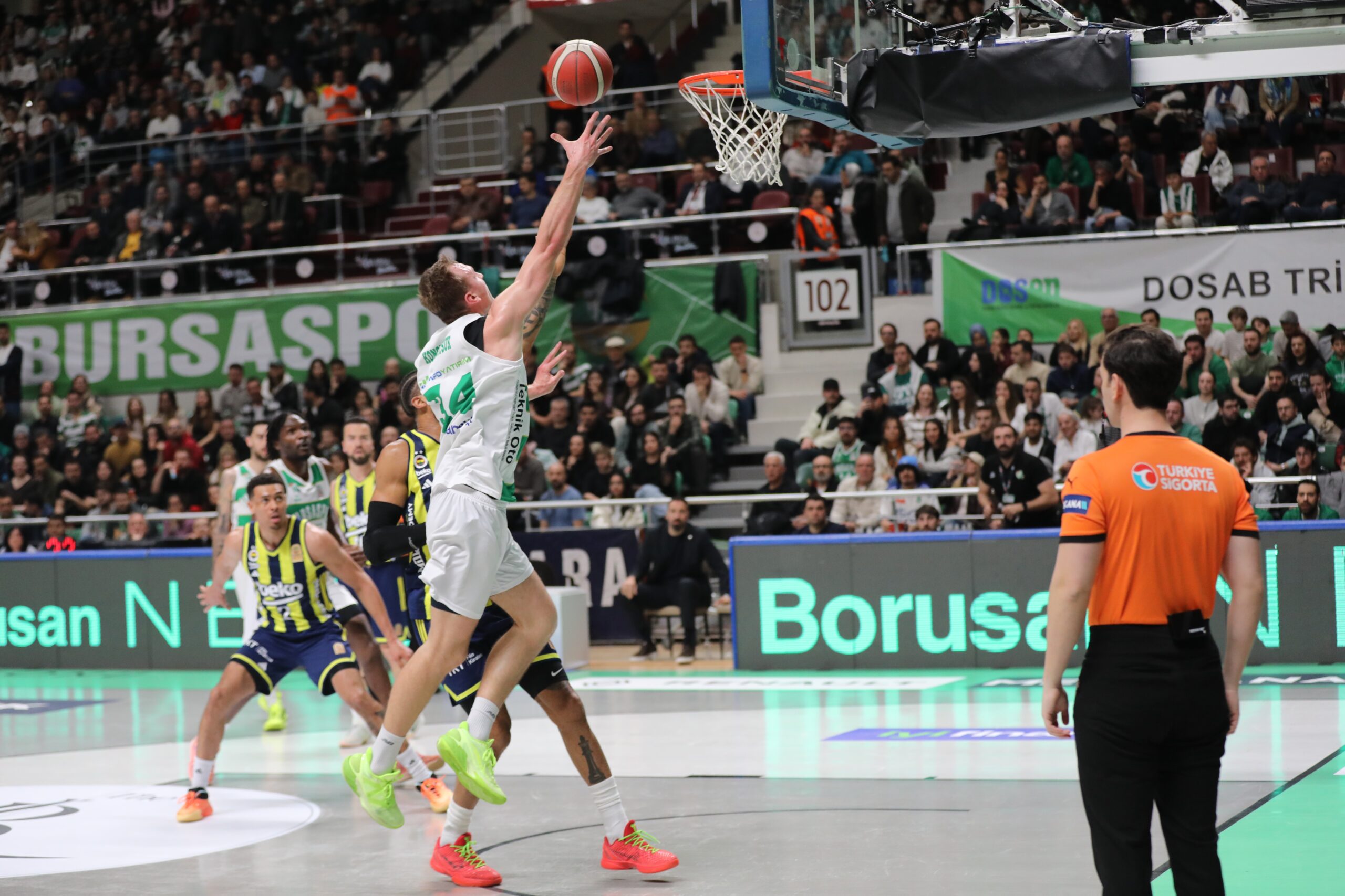 Bursaspor, Fenerbahçe Beko'yu Uzatmada 89-83 Yendi