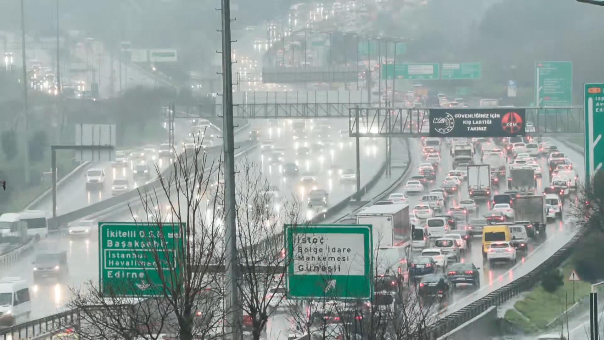 İstanbul'da Trafik Yoğunluğu Yüzde 80'e Ulaştı