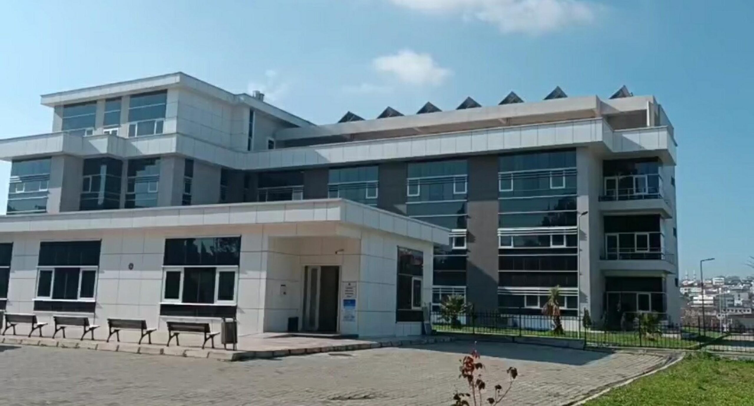 İzmir'de Korkunç Keşif: Kayalıklarda Bebek Cesedi bulundu