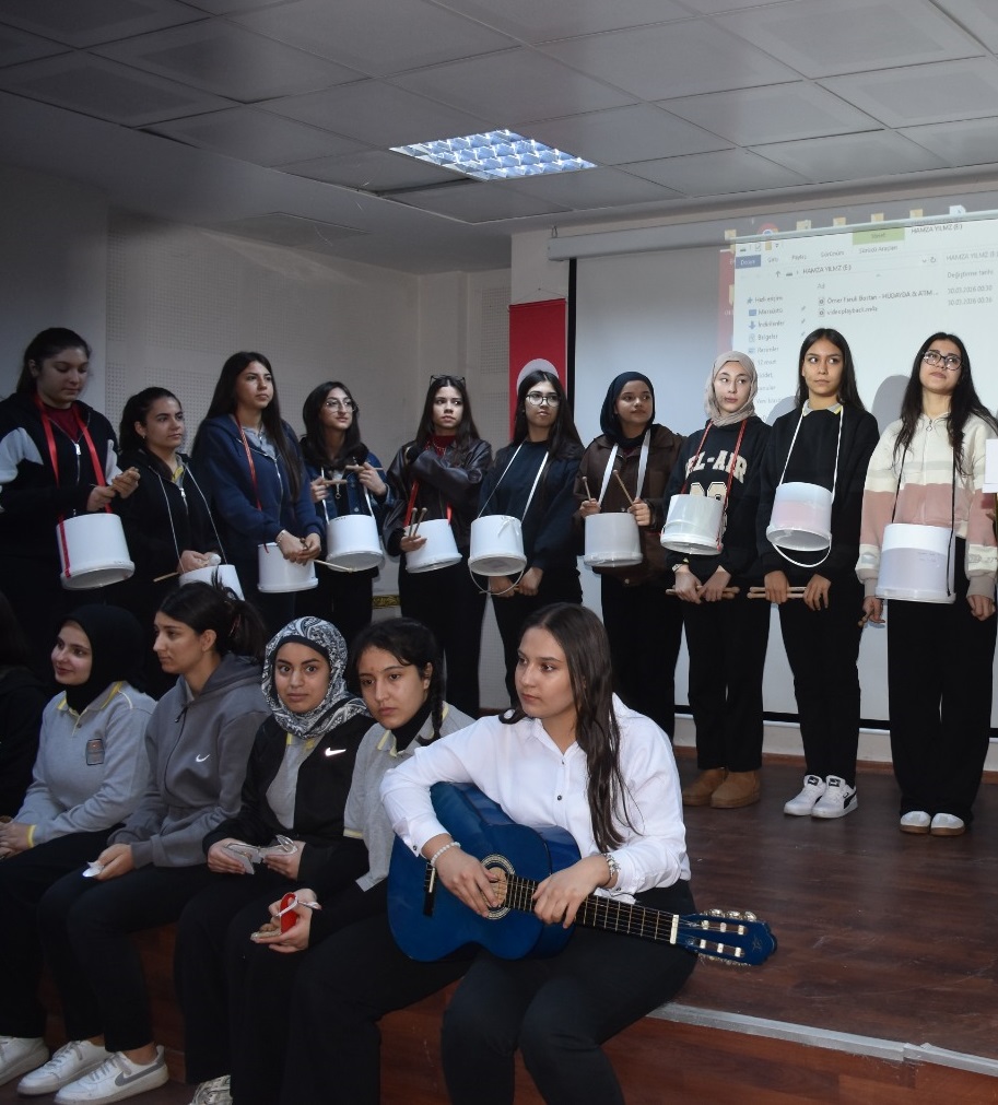 Geri Dönüşüm Malzemelerinden Oluşan Orkestra