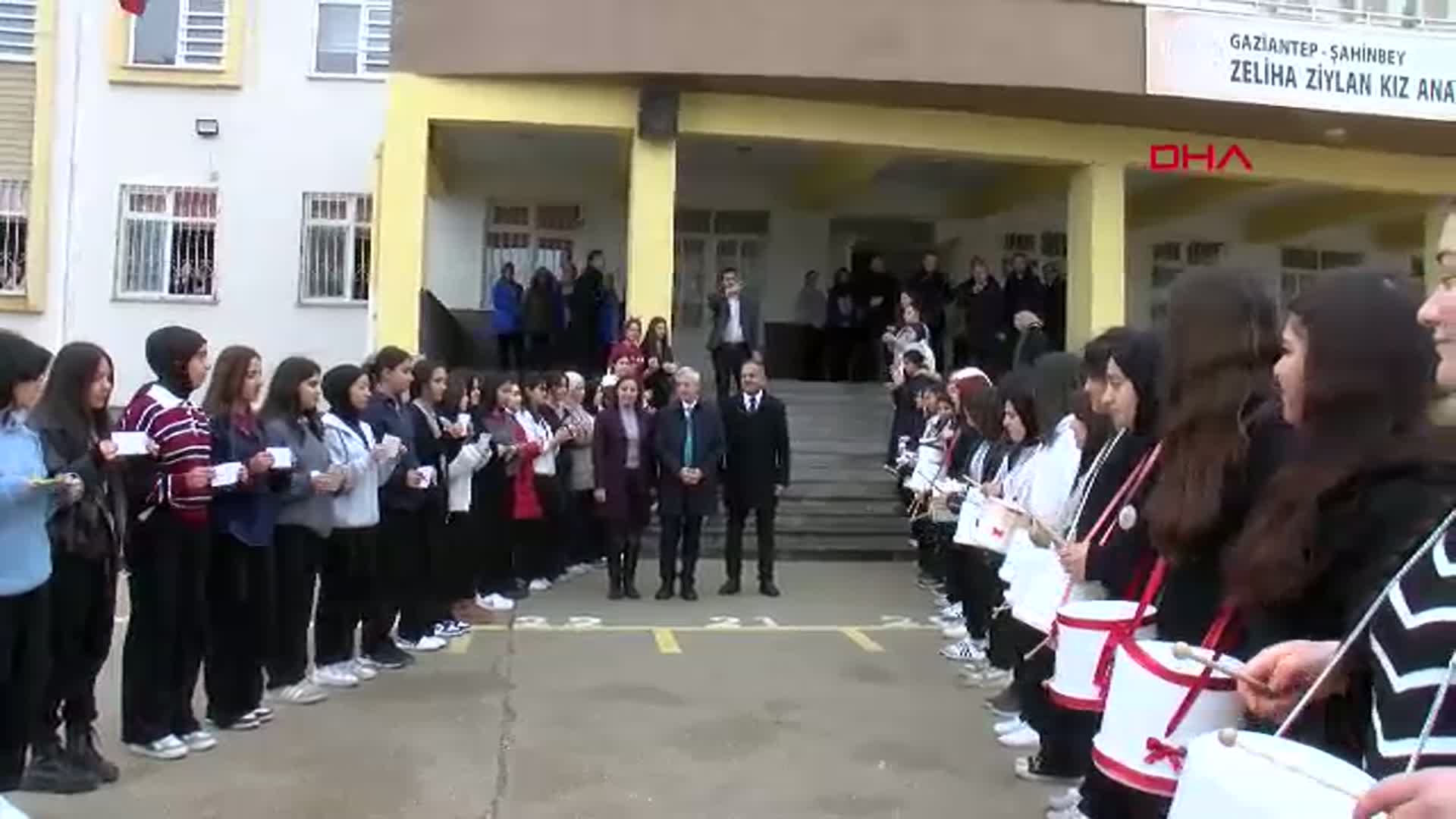 Gaziantep'te Liseliler Geri Dönüşümle Orkestra Kurdu