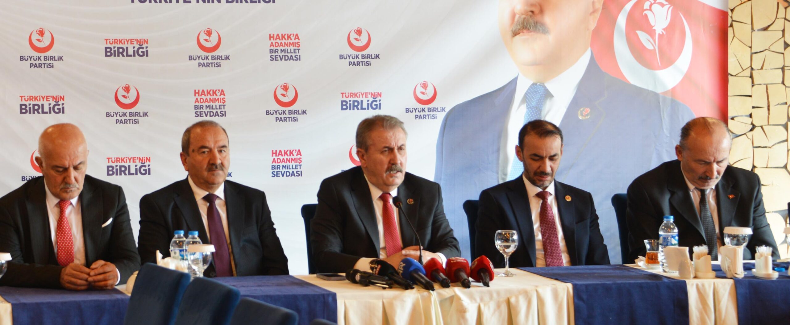 Mustafa Destici: PKK'nın Silah Bırakmadan Anayasa Değişikliği Olmamalı