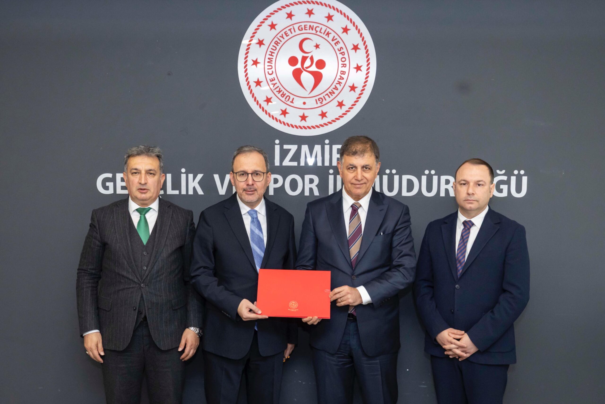 Karşıyaka Stadı’nın İnşaat Protokolü İmzalandı