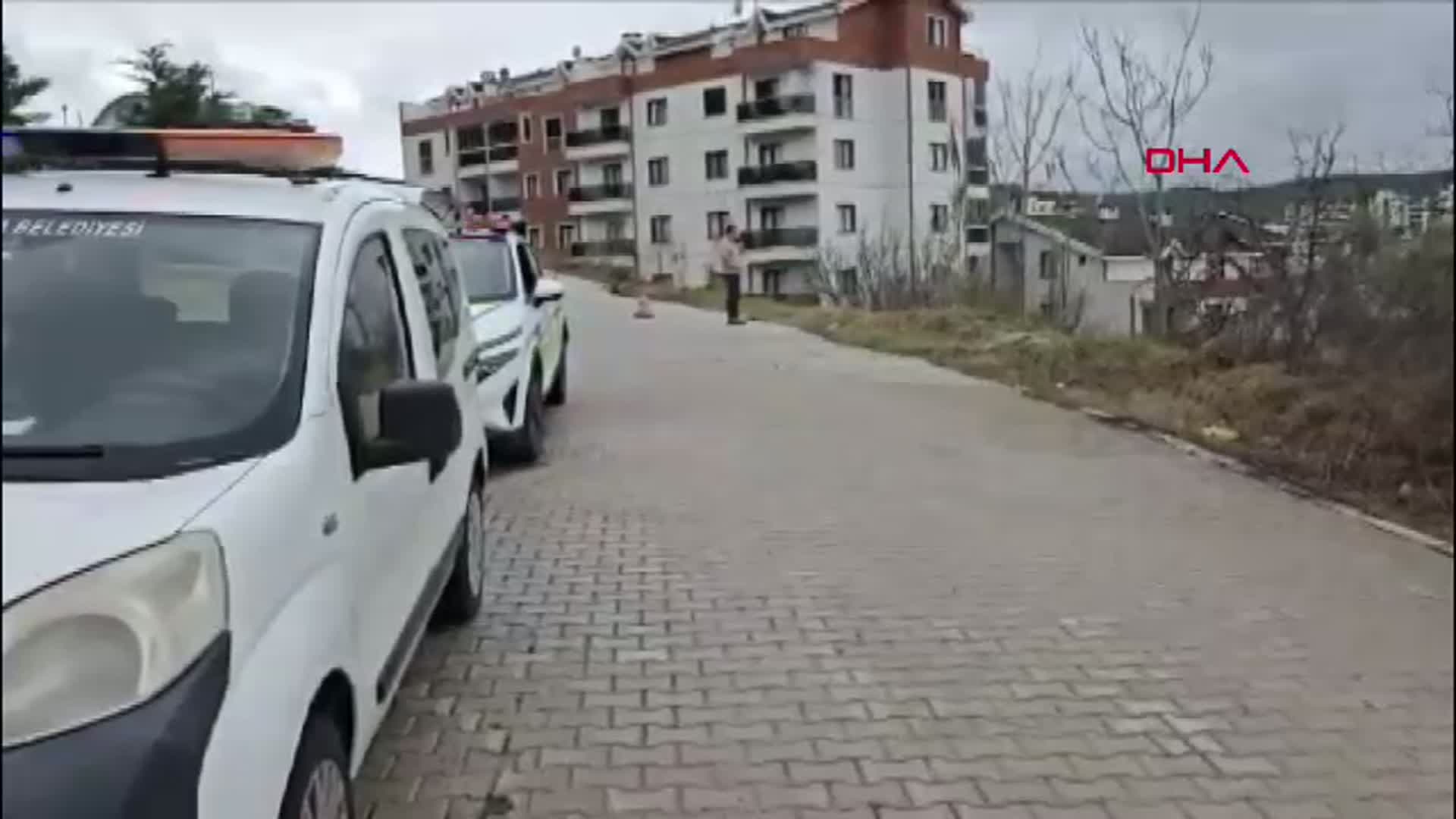 Bursa'da Sağanak Yağış ve Fırtına Hayatı Olumsuz Etkiledi