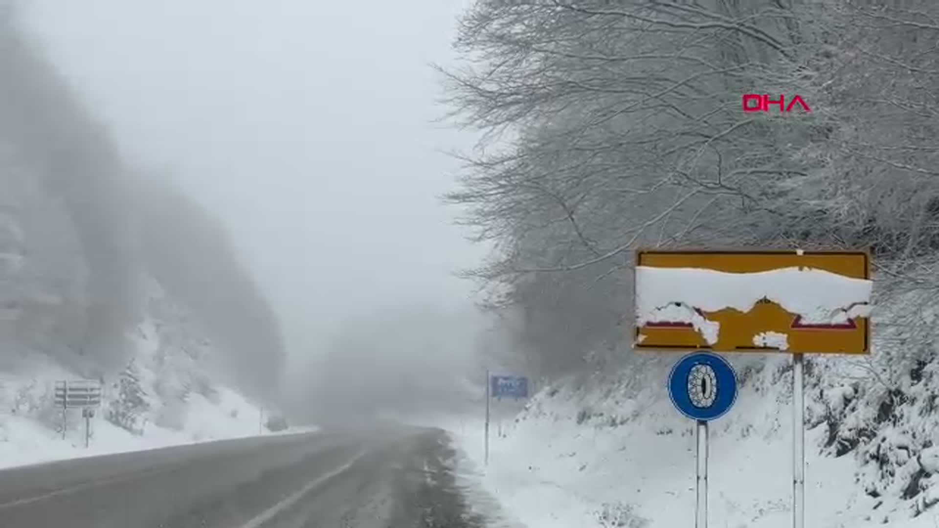 Kütahya Domaniç İnegöl Yolunda Kar ve Sis Etkili Oluyor