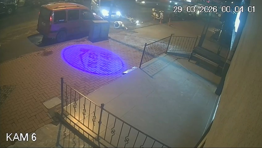 İzinsiz Motosikletle Gezen Çocuğun Kaza Anı Güvenlik Kamerasında Yer Aldı