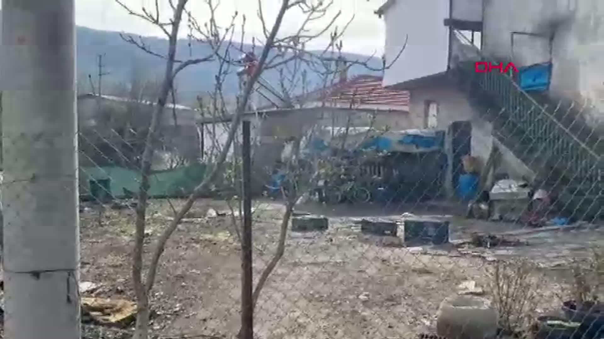 Manisa'da Korkunç Cinayet: Boşanma Aşamasındaki Eşinin Ailesine Kanlı Saldırı