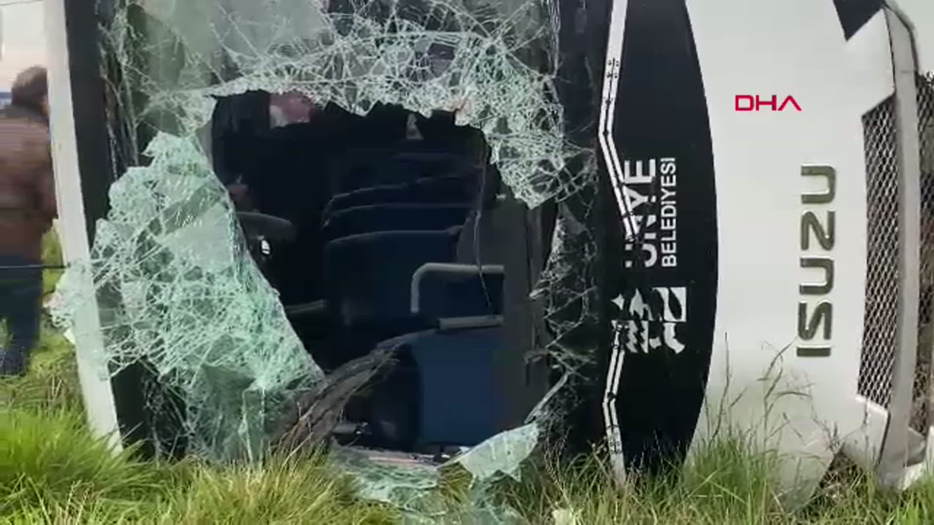 Samsun'da Otobüs Devrildi, 11 Kişi Yaralandı