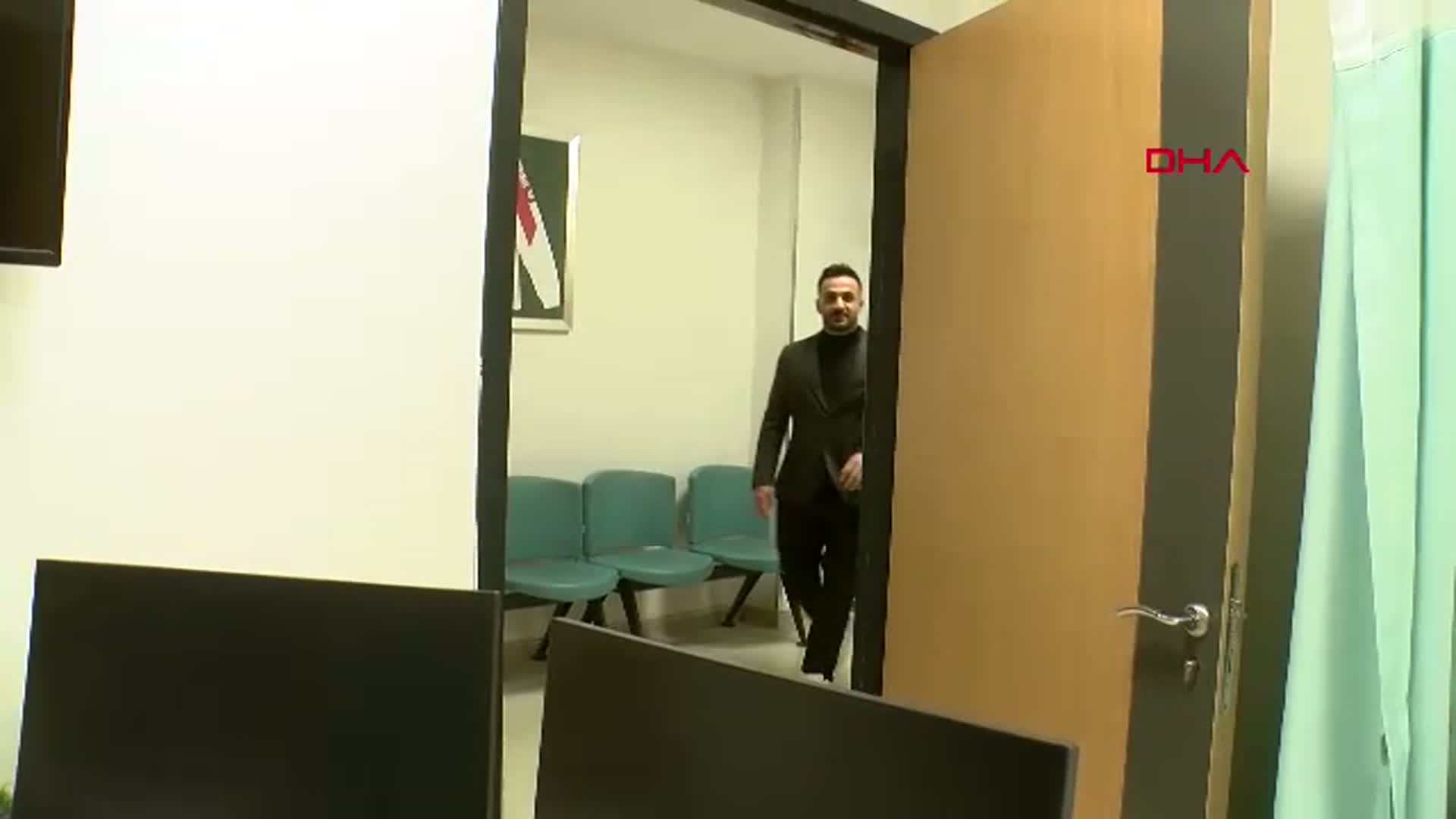 Ameliyatından İlham Alarak Doktor Oldu: Gökhan Daş ve Prof. Dr. Necdet Serdar Necmioğlu'nun Duygusal Buluşması