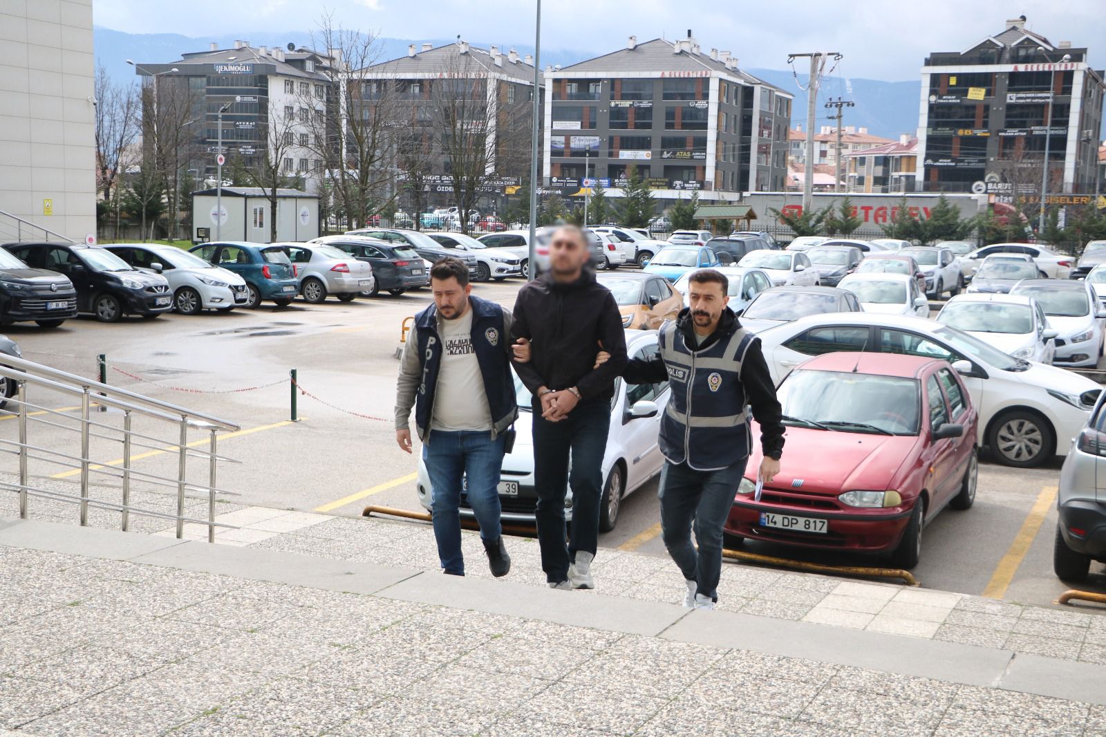 Eski Sevgilisinin Evinden Laptop Çalan Hırsız Yakalandı