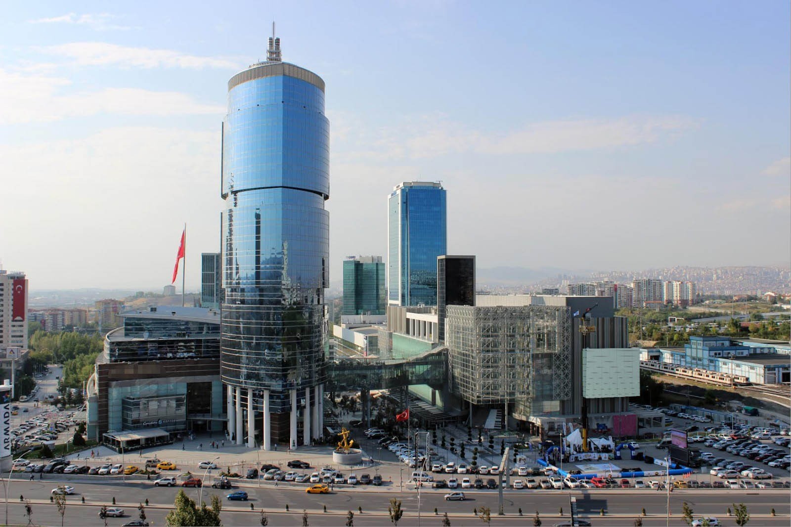Ankara'daki AVM'den Şaşırtan Karar: 18 Yaş Altı Girişlere Kısıtlama Getirildi