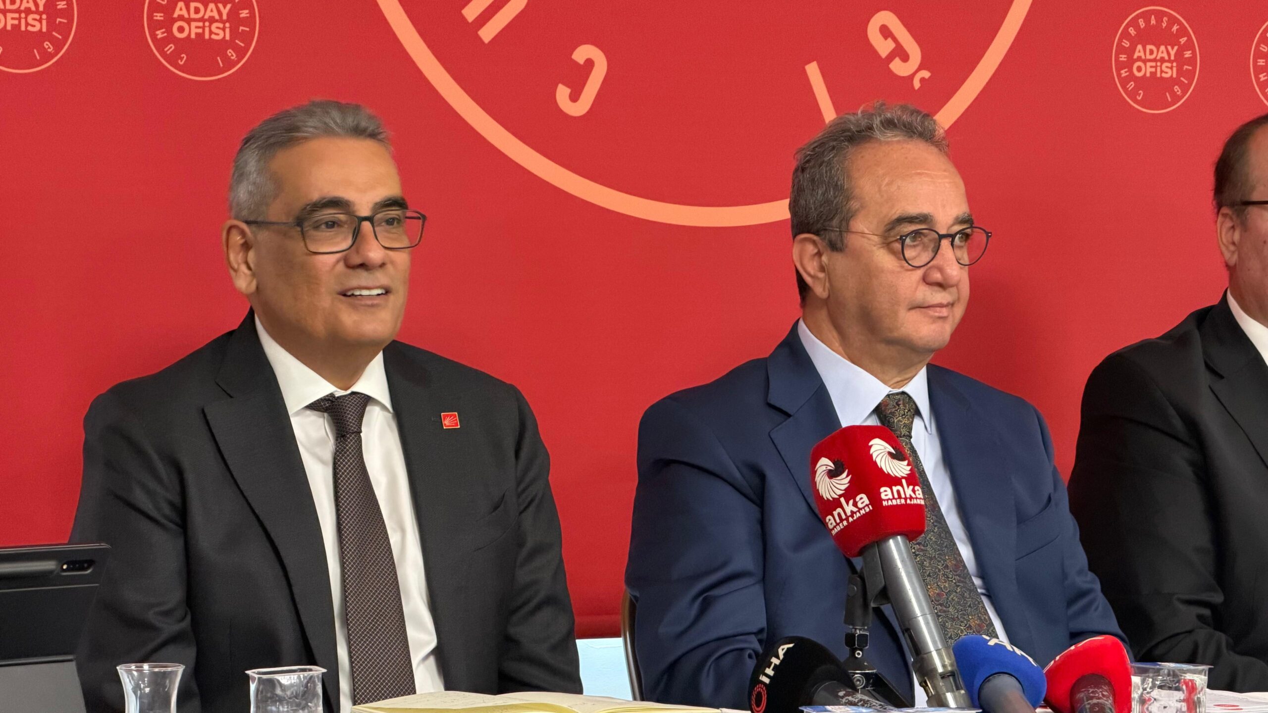 Tezcan'dan Sert Açıklamalar: Bozbey'in Gözaltına Alınması ve İktidarın Siyaset Üzerindeki Operasyonları