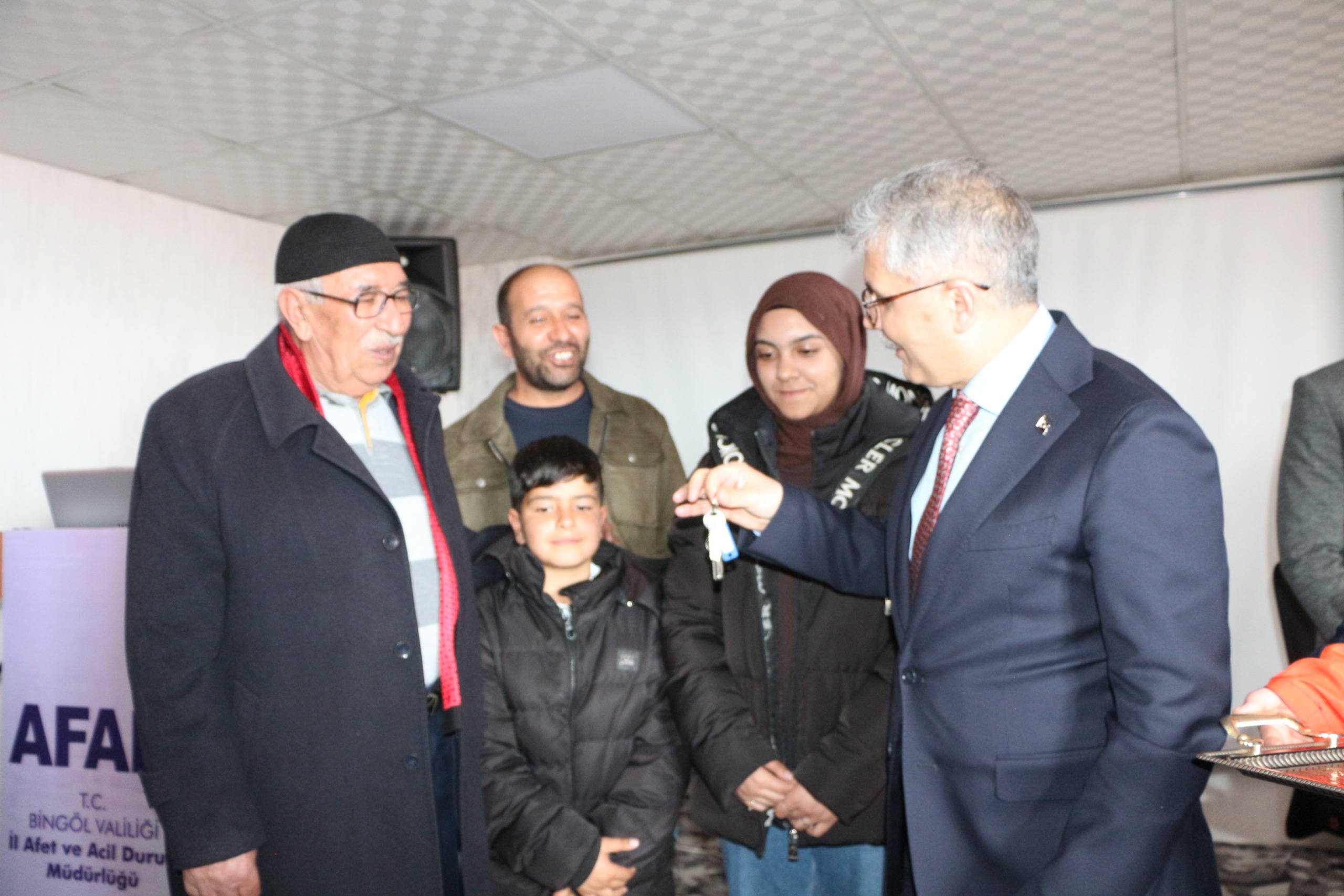 Karlıova'da Depremzedelere 230 Yeni Konut Sahiplerini Buldu