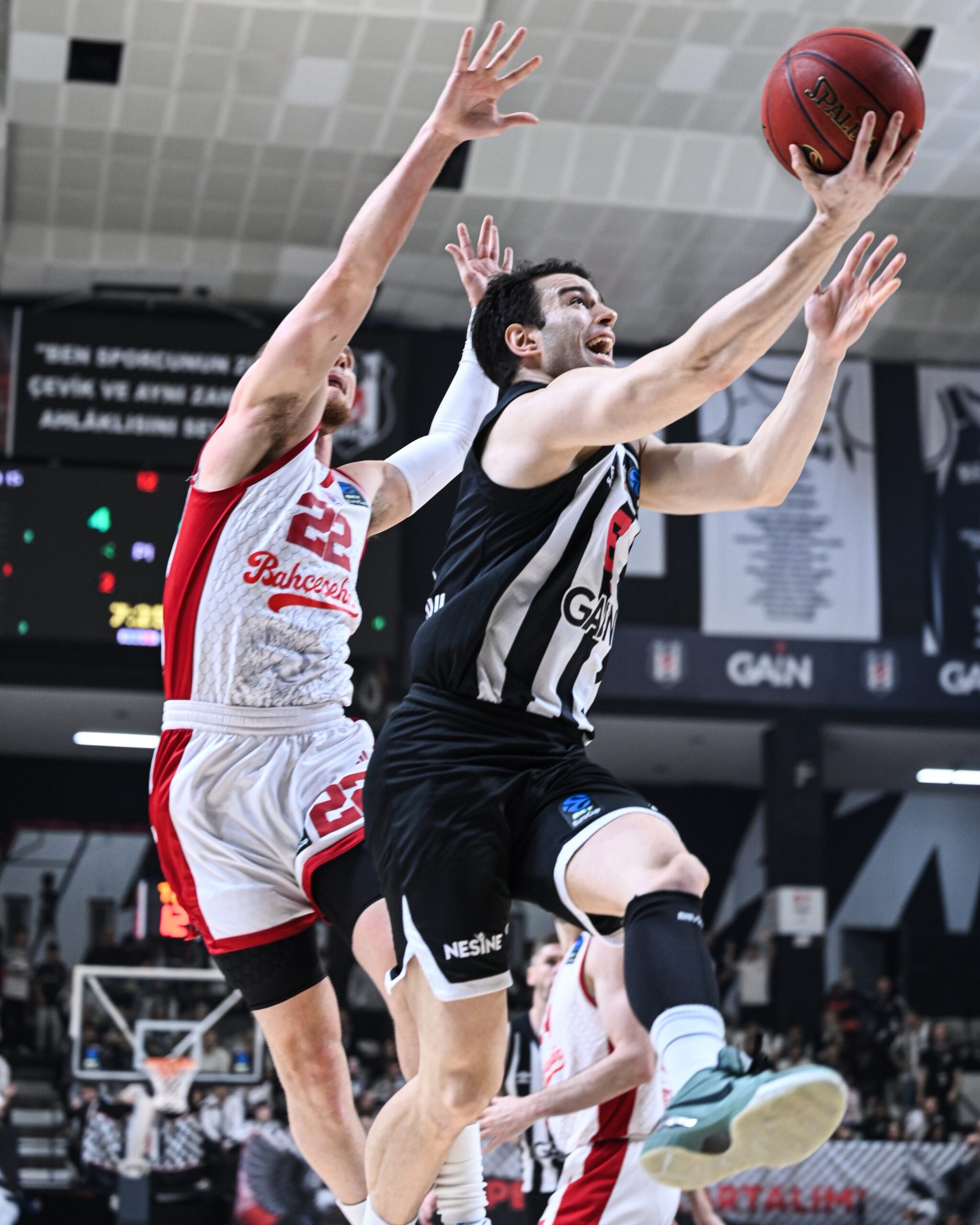 Beşiktaş GAİN, Bahçeşehir Koleji'ni 91-72 Yenerek Yarı Finale İyi Başladı