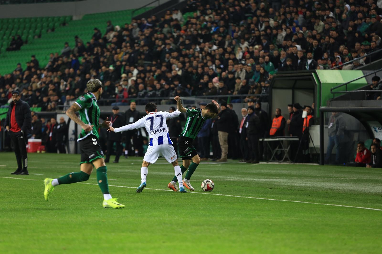 Sakaryaspor, Sarıyer Karşısında Gol Bulamadı: 0-0 Beraberlik