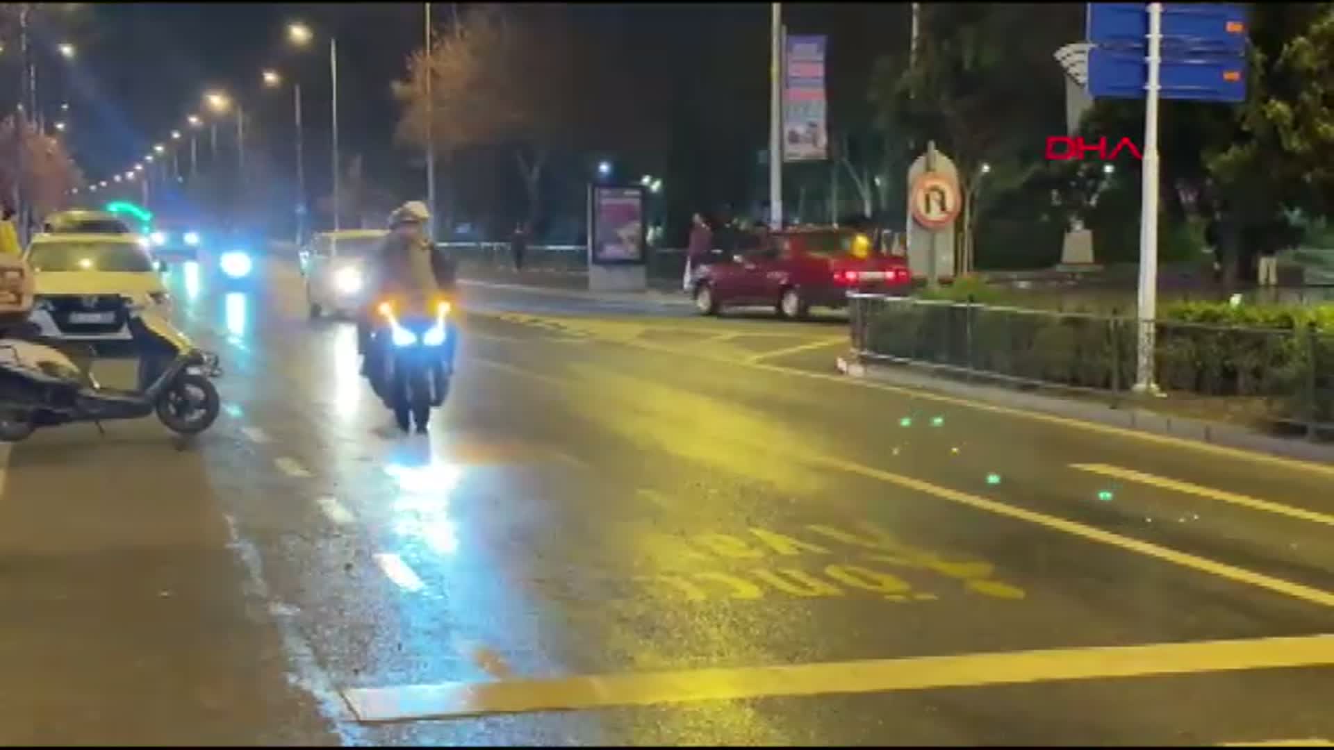 Tekirdağ'da Yağmur Altında Coşkuyla Dünya Kupası Kutlaması