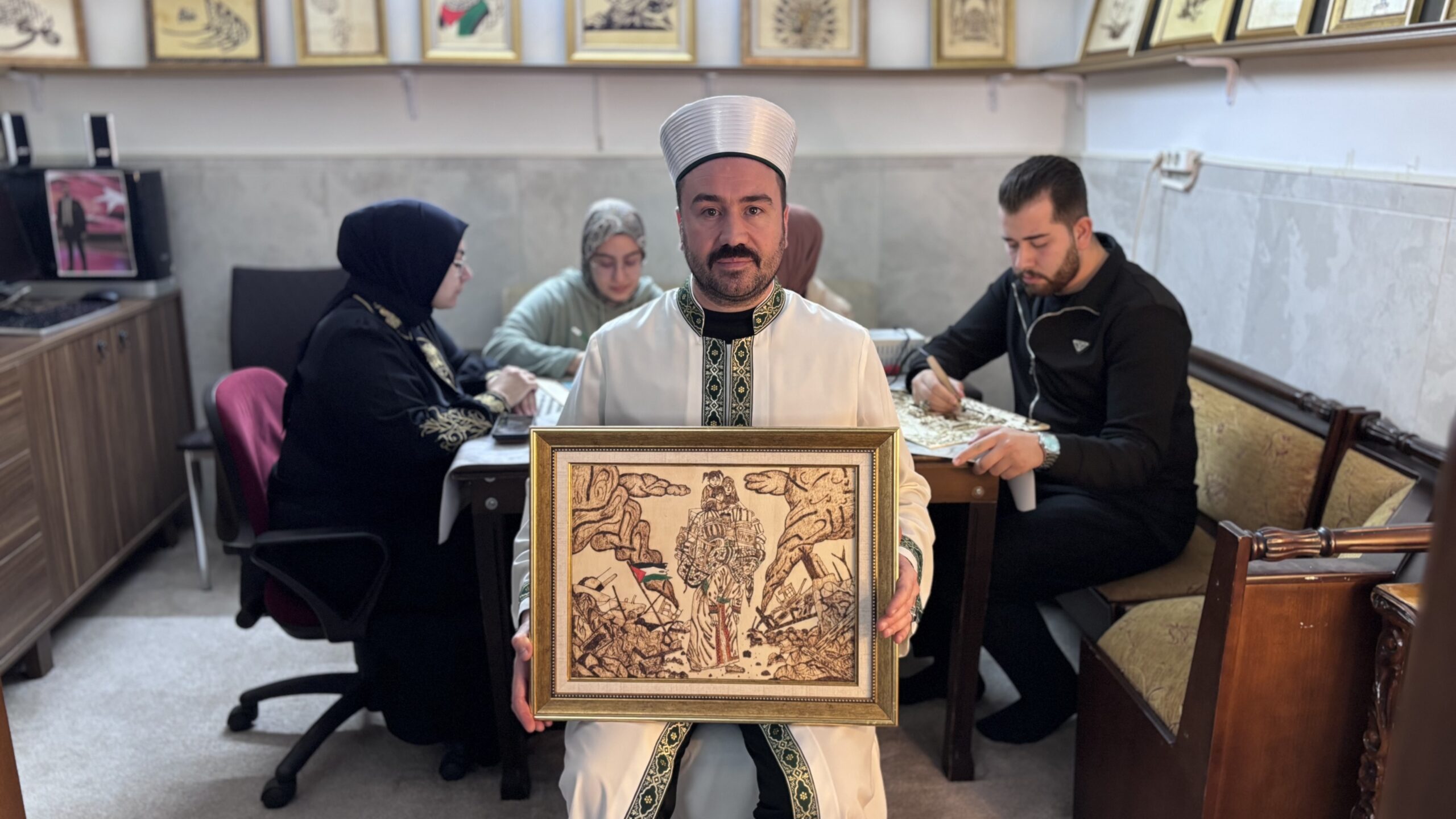 Camide Sanat Atölyesi: Öğrencilerin Geleceğine Umut Oluyor