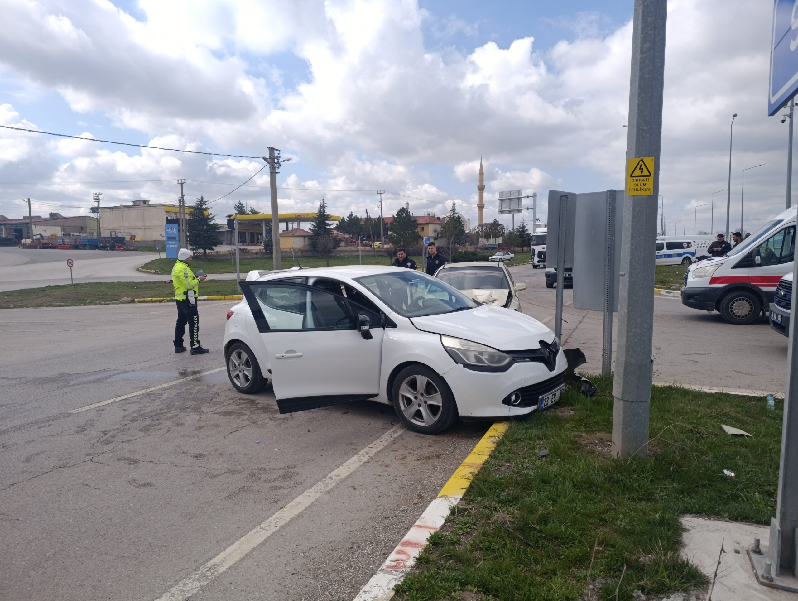Sivas Şarkışla'da Trafik Kazası: 4 Yaralı