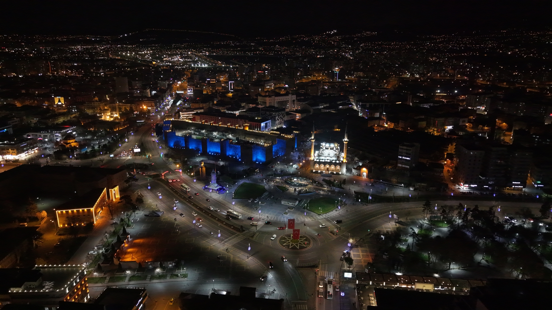 Kayseri Kalesi ve Saat Kulesi'nde Otizm Farkındalığı İçin Mavi Işık