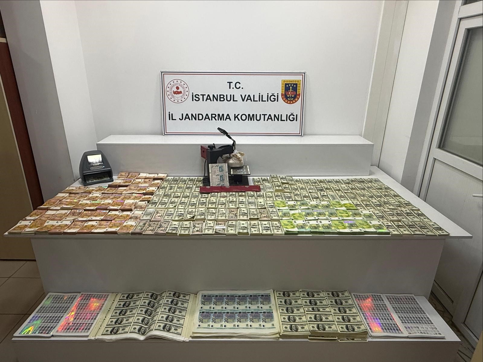 Esenler'de Sahte Para Operasyonu: 3 Kişi Gözaltında