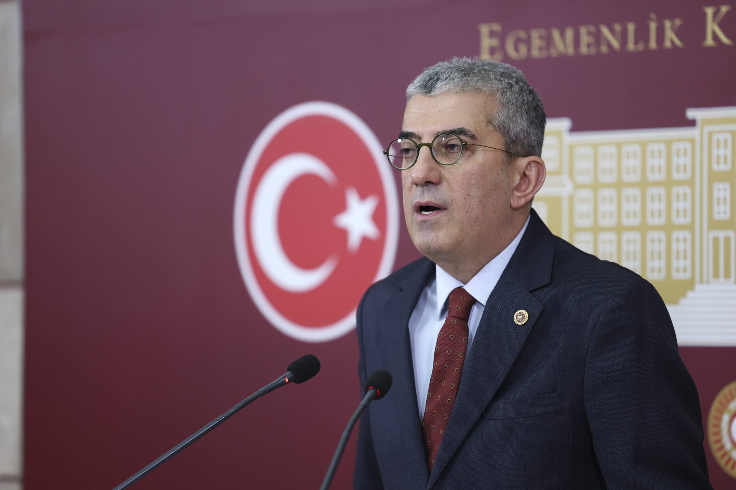 CHP'li Gökhan Günaydın: 'Sınırları Aşan Herkes İhraç Edilecek'