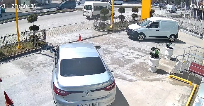 Tatvan'da Minibüs Kazasında 4 Yaşındaki Çocuk Hayatını Kaybetti