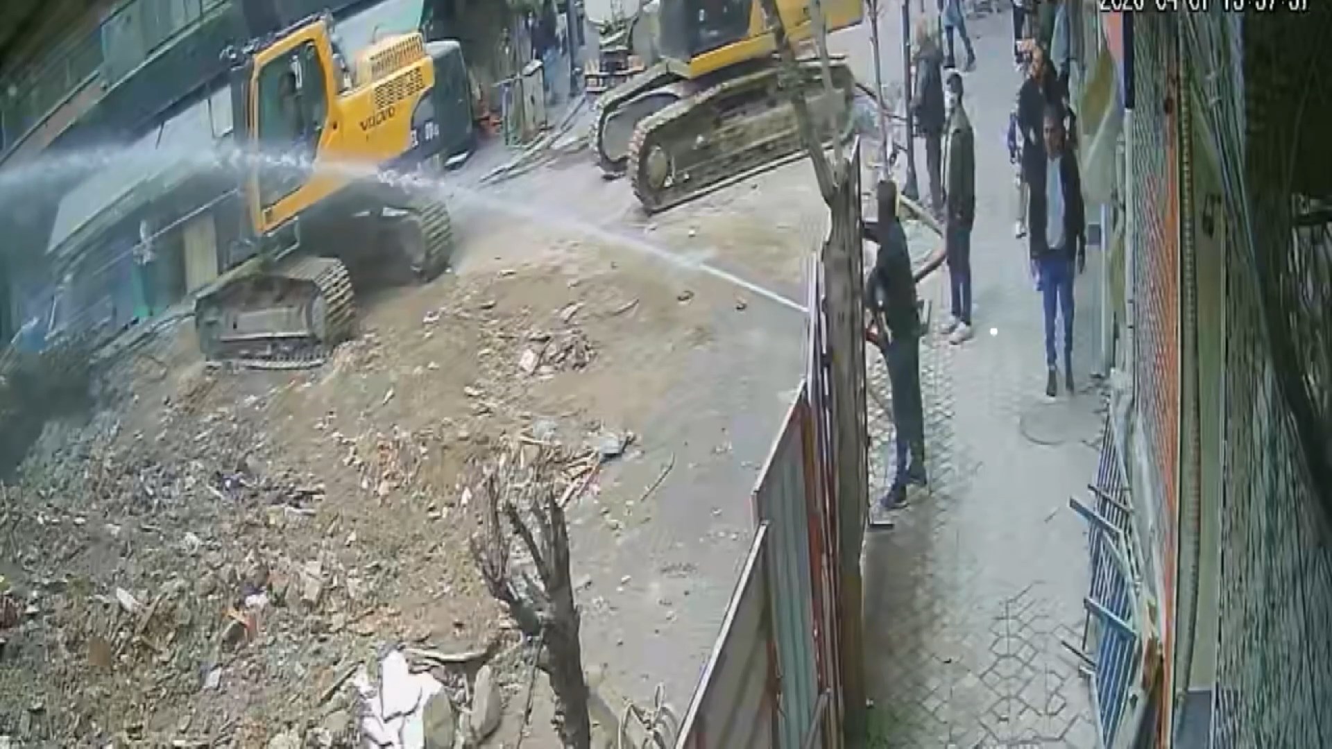 Zeytinburnu'nda İnşaattan Düşen Beton Parçası, 6 Yaşındaki Kızı Hayattan Kopardı