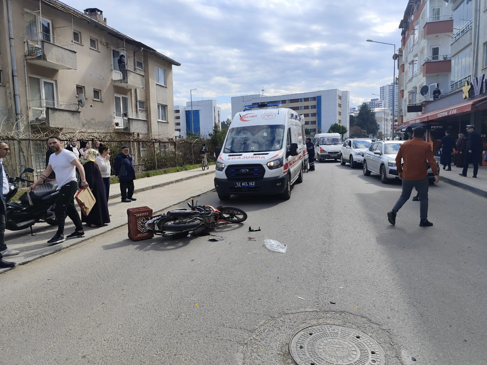 Ordu'da Dönüş Yapan Otomobil ile Motosiklet Çarpıştı: 1 Kişi Yaralandı