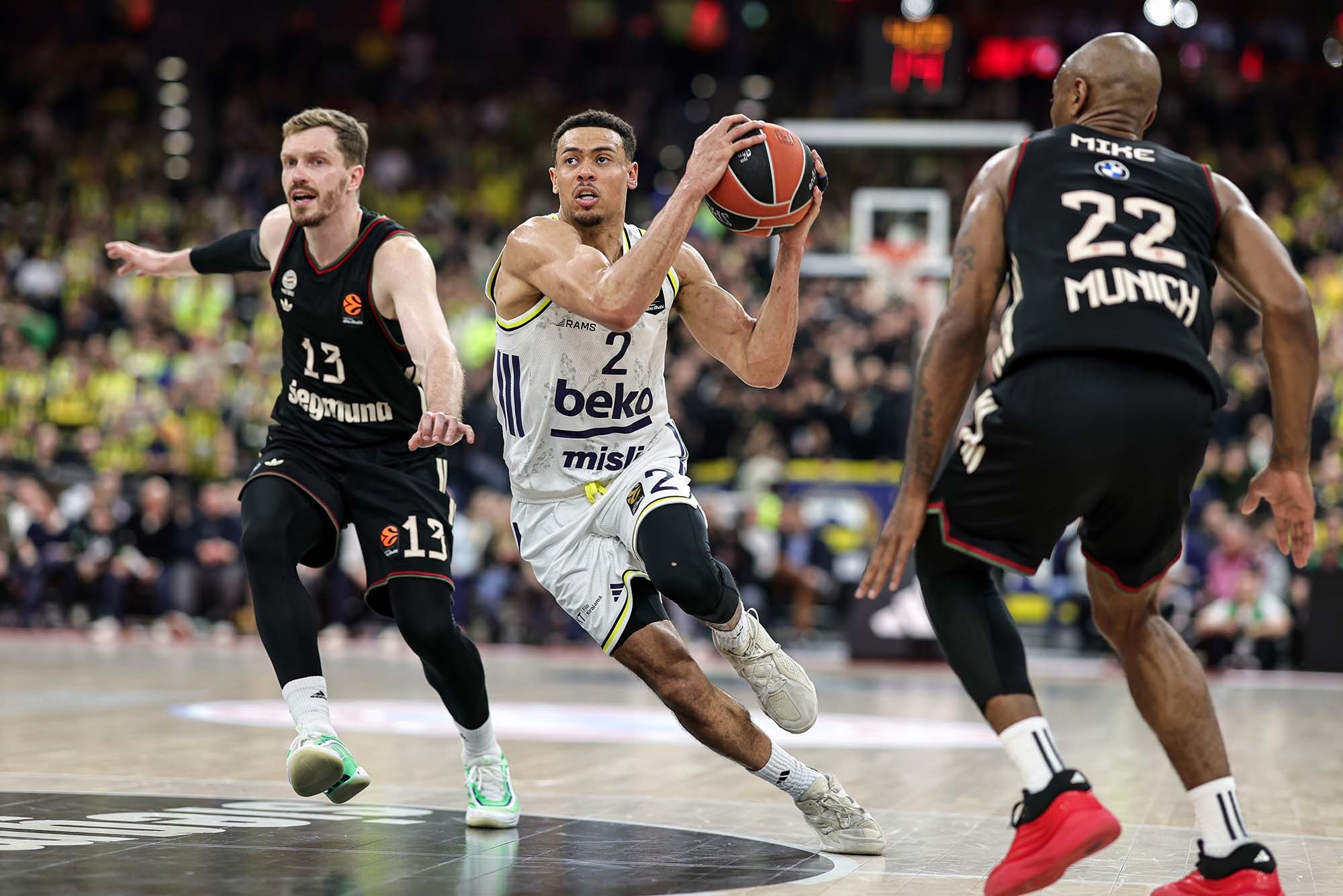 Bayern Münih 85, Fenerbahçe Beko 76: EuroLeague Maç Özeti