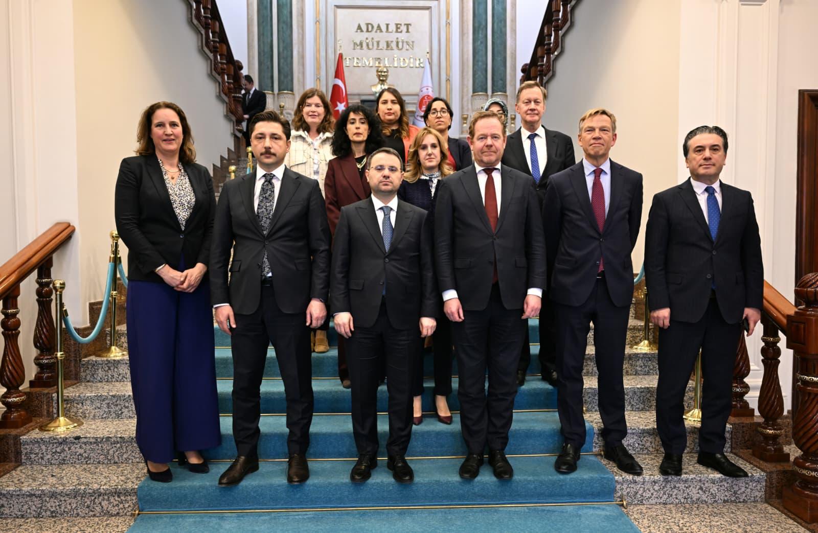 Bakan Gürlek'ten Hollanda ile İş Birliği Vurgusu