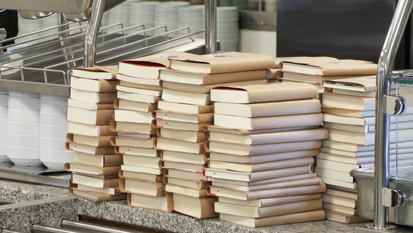 Ümraniye Belediyesi'nden 553 Öğrenciye Kitap Hediye