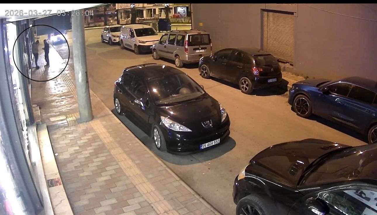 Bafra'da Silahlı Kavga: Kendisine Saldıran Kişiyi Vurarak Ağır Yaraladı
