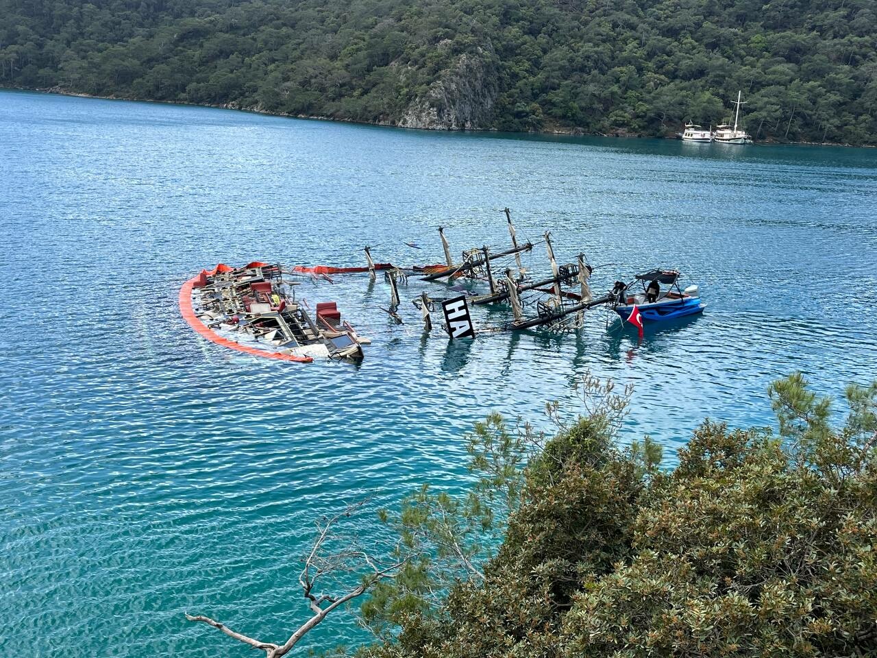 Fethiye'de Batan Teknenin Kurtarılması İçin Önlemler Alındı