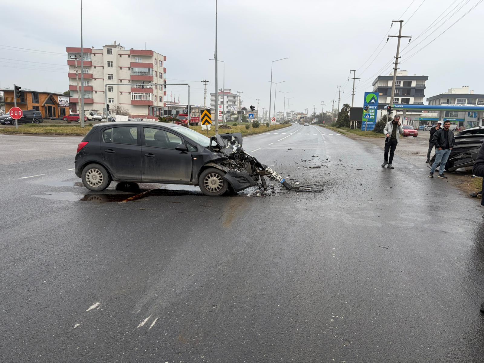 Kırmızı Işıkta Kazaya Karşı Dikkat! İki Yaralı