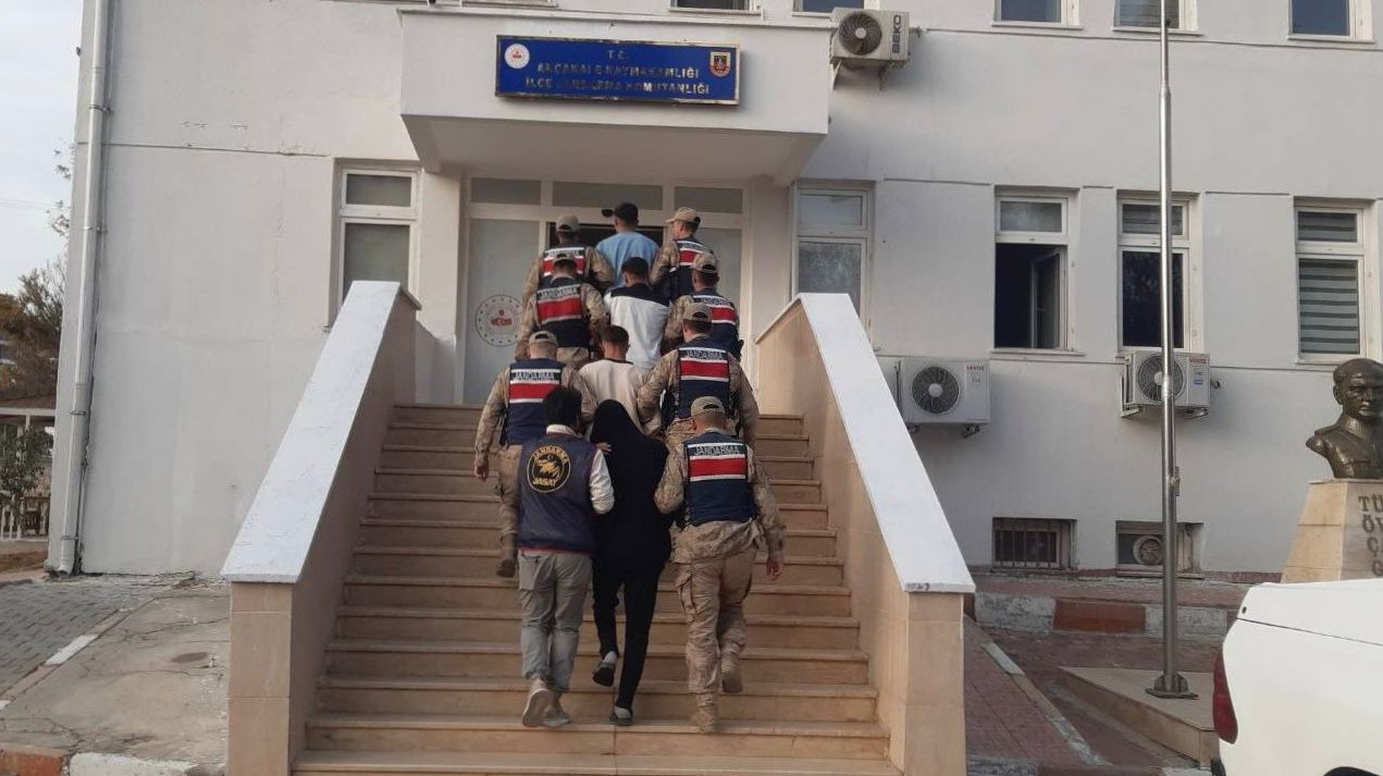 Şanlıurfa'da Göçmen Kaçakçılığına Yönelik Büyük Operasyon: 18 Gözaltı